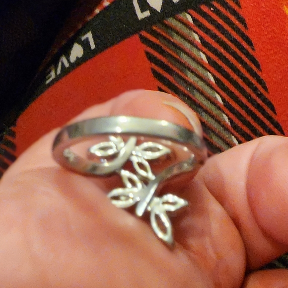 Ring - Picture 4 of 4